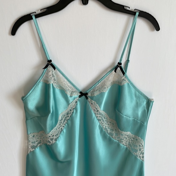 Victoria’s Secret aqua satin and lace chemise EUC - Picture 2 of 11